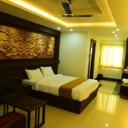 Vaishnavi Residency Tiptur Hotel Tarikere Exterior photo