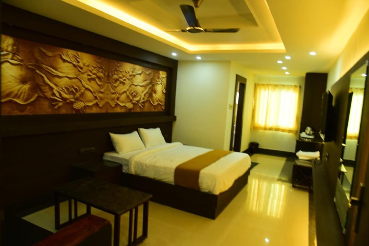 Vaishnavi Residency Tiptur Hotel Tarikere Exterior photo
